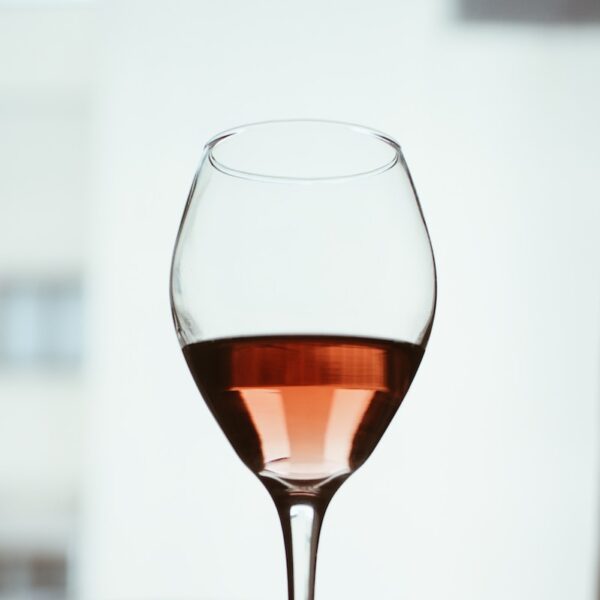 Les secrets pour déguster le vin avec un bon verre
