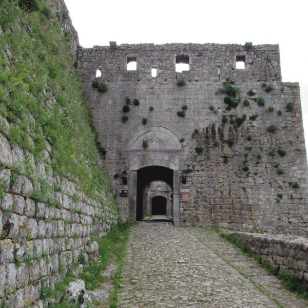 Les châteaux d’Albanie à visiter : une plongée dans l’histoire et l’architecture médiévales