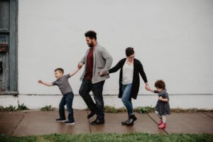 Mode garçon : astuces pour des tenues stylées toute l'année