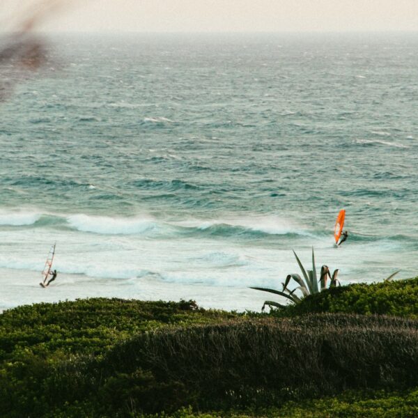 Organiser un trip windsurf sur mesure en Indonésie : le guide ultime