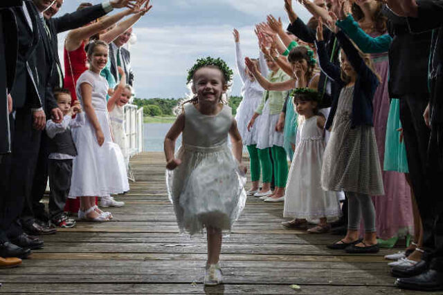 Comment occuper ses enfants lors d’un mariage : astuces et idées pour une fête réussie