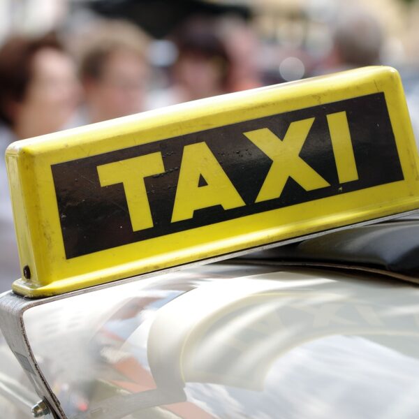 Pourquoi vous ne vous sentirez jamais comme un simple passager avec Taxi Allison à Launaguet