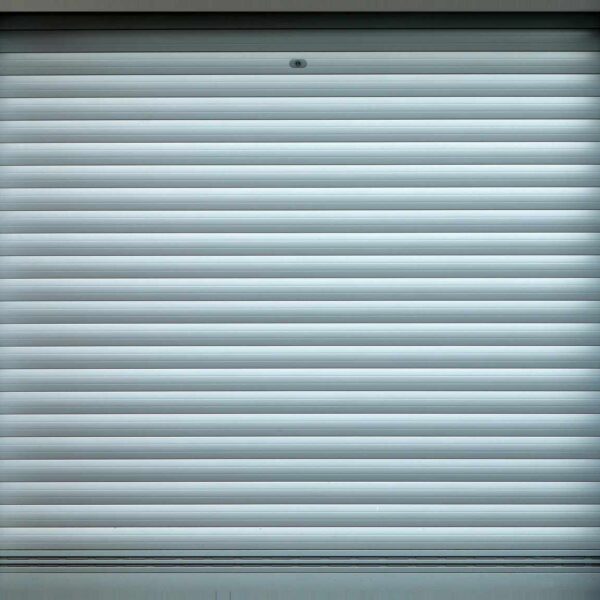 Condensation au garage-atelier : traiter l&rsquo;enveloppe d&rsquo;abord