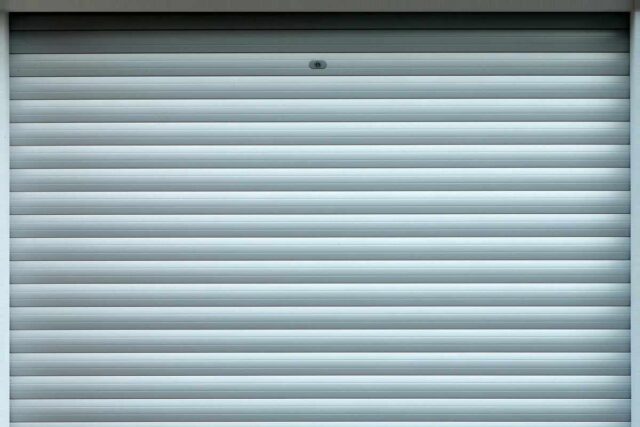 Condensation au garage-atelier : traiter l&rsquo;enveloppe d&rsquo;abord