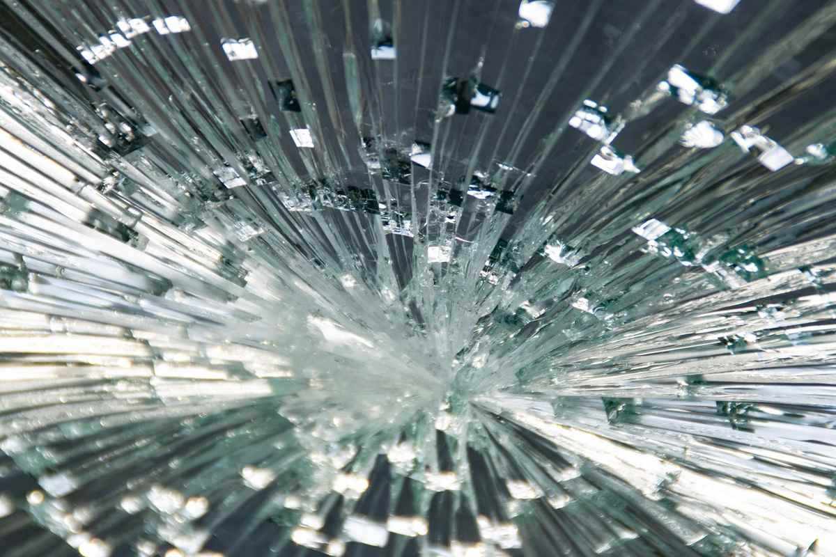 Verre cassé en éclats